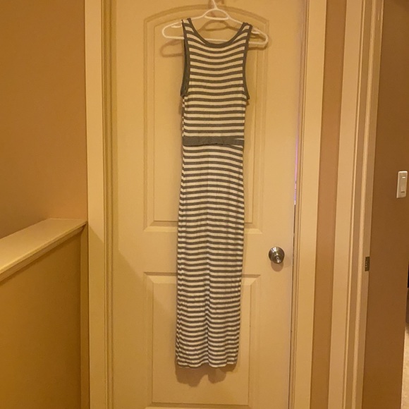 Monteau Maxi Dress - Picture 5 of 5